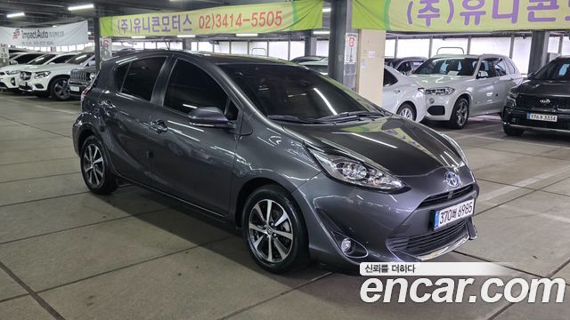 Toyota Prius 1.5 Crossover - фото 2