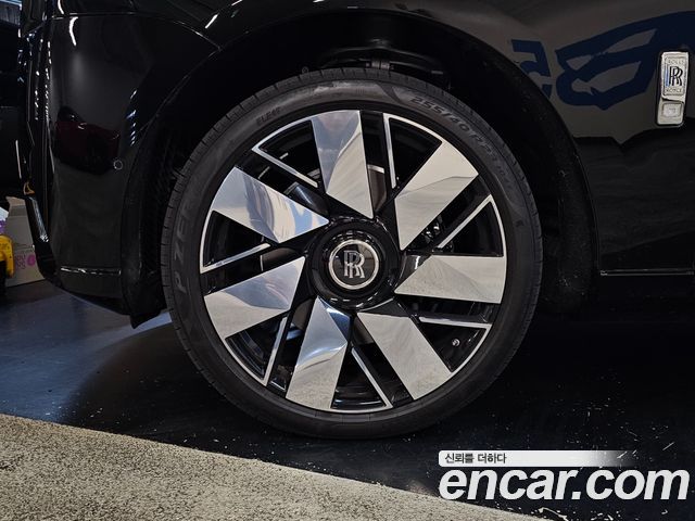 Rolls-Royce Cullinan 6.7 V12 - фото 3