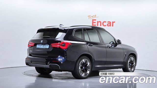 BMW iX3 M Sports - фото 0