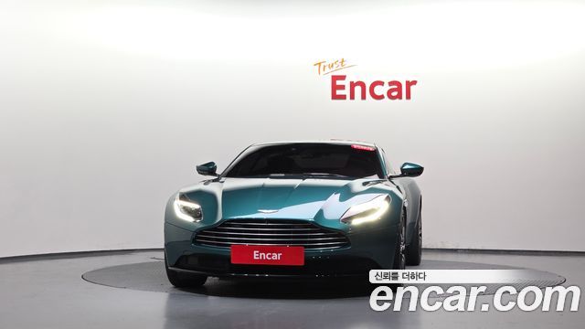 Aston Martin DB11 4.0 V8 Coupe - фото 2