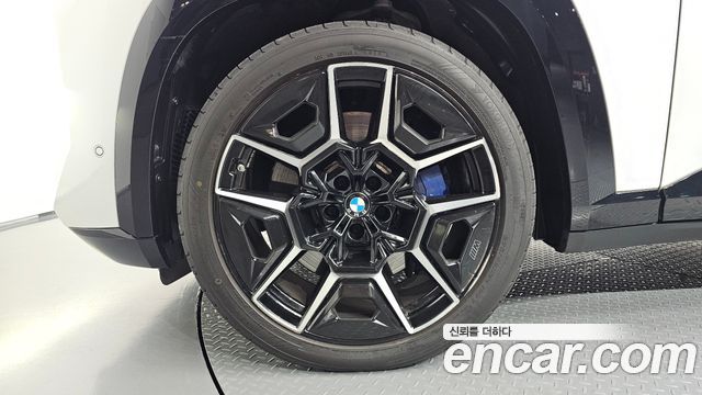 BMW XM G09 4.4 - фото 4