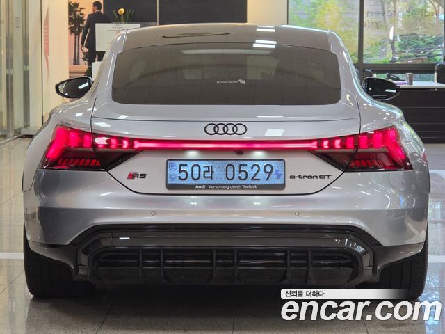 Audi RS e-Tron GT GT RS - фото 3