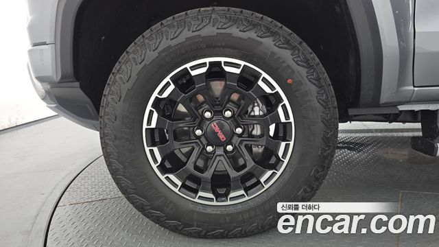 GMC Canyon 3-го поколения 2.7T Denali - фото 4