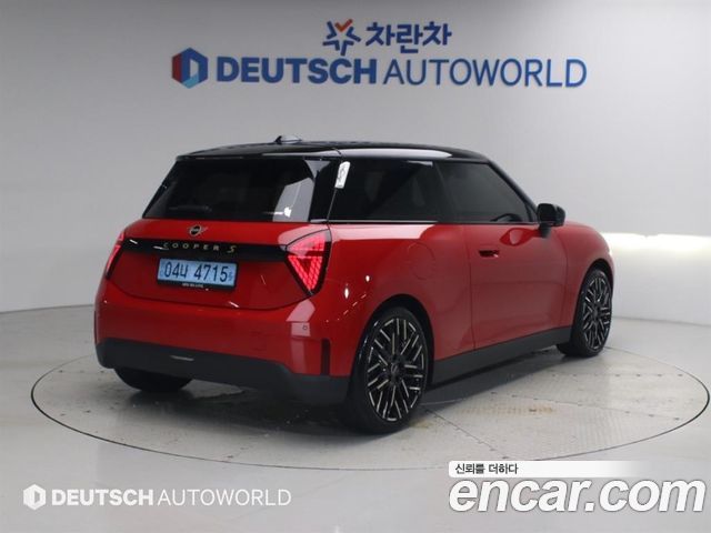 Mini Cooper Electric 4-го поколения SE Favoured - фото 1