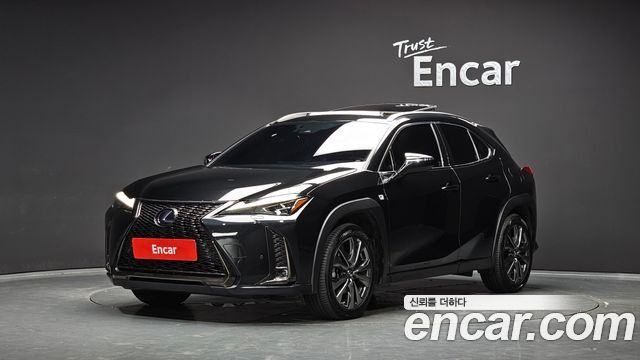 Lexus UX 250h 2.0 F-Sport 2WD - фото 0