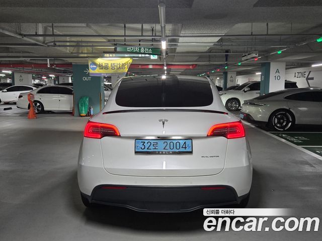 Tesla Model Y Long Range AWD - фото 2