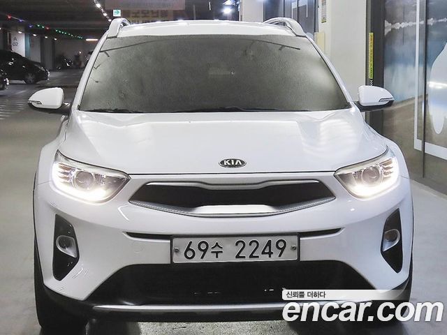 Kia Stonic 1.0 Turbo Trendy - фото 1