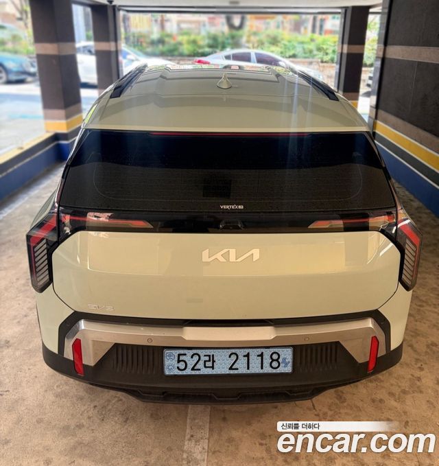 Kia EV3 Long Range 2WD Earth - фото 3
