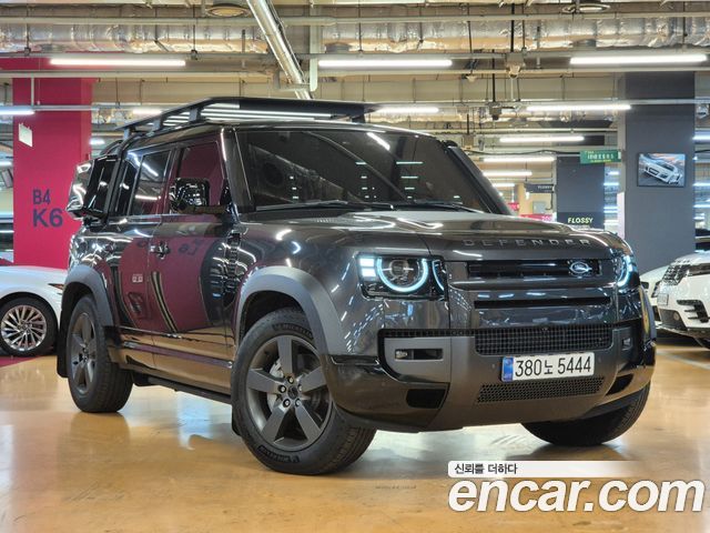 Land Rover Defender L663 110 D300 X-Dynamic HSE - фото 0