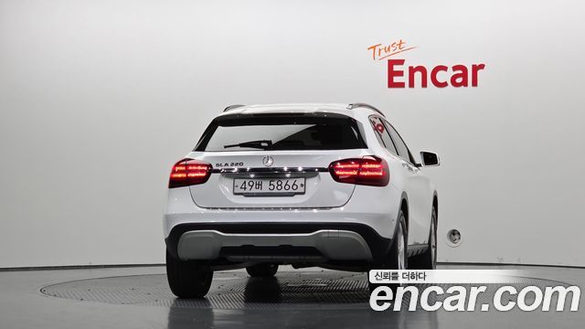 Mercedes-Benz GLA-Class X156 GLA220 - фото 3