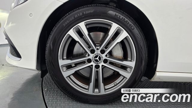 Mercedes-Benz E-Class W213 E350 4MATIC Avantgarde - фото 4