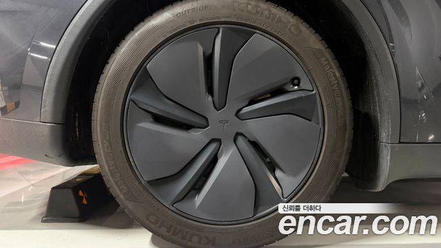 Tesla Model Y Premium Long Range AWD - фото 4