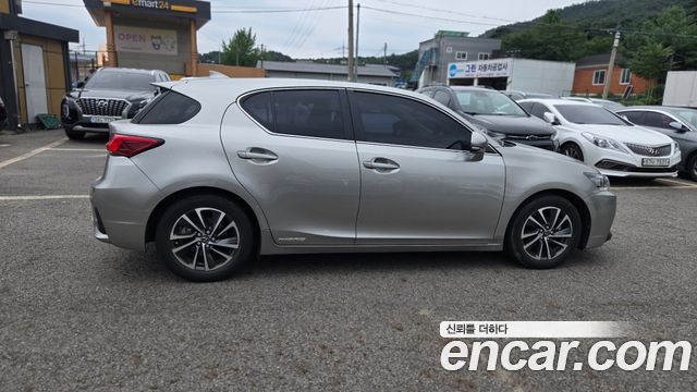 Lexus CT200h 1.8 Supreme ZWA10 - фото 2