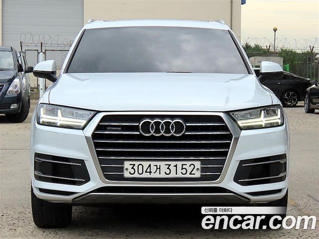 Audi Q7 45 TFSI Quattro - фото 0