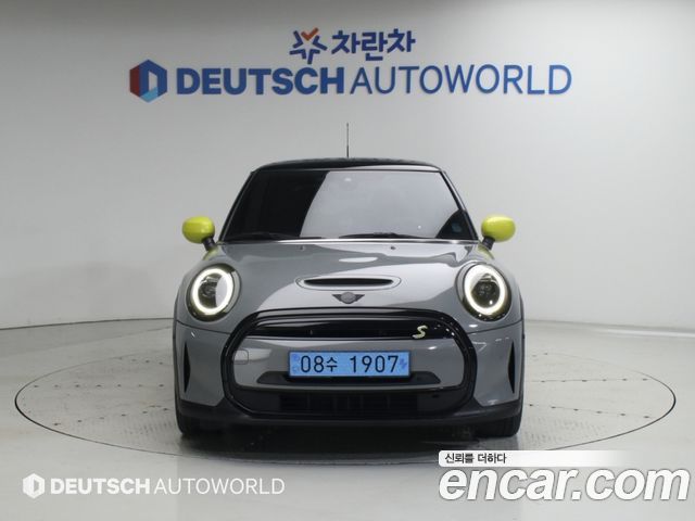 Mini Cooper Electric SE Electric 3rd - фото 2