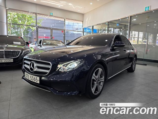 Mercedes-Benz E-Class W213 E300 Avantgarde - фото 0