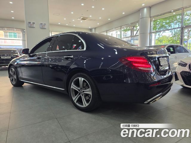 Mercedes-Benz E-Class W213 E300 Avantgarde - фото 1