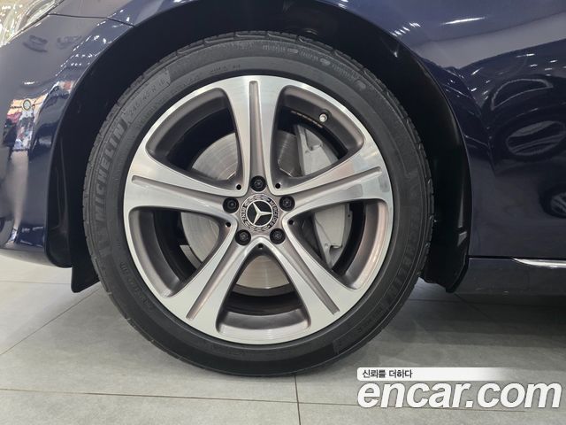 Mercedes-Benz E-Class W213 E300 Avantgarde - фото 4