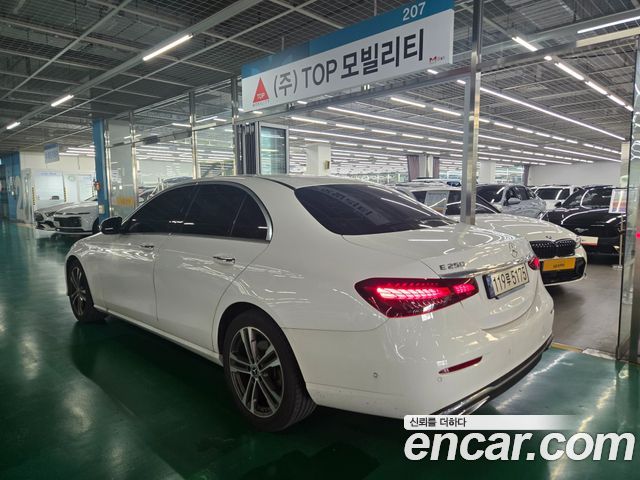 Mercedes-Benz E-Class W213 E250 Avantgarde - фото 1