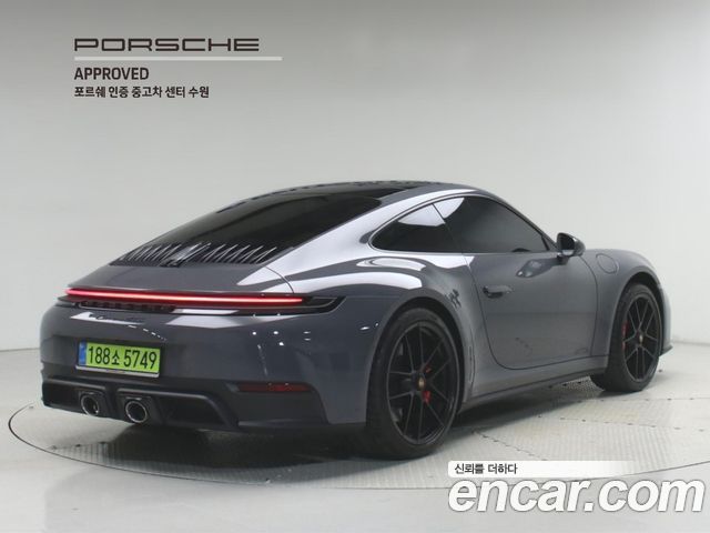 Porsche 911 Carrera GTS - фото 1