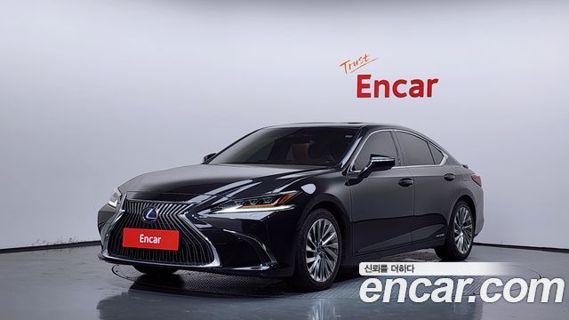 Lexus ES 300h 7-го поколения Executive - фото 0
