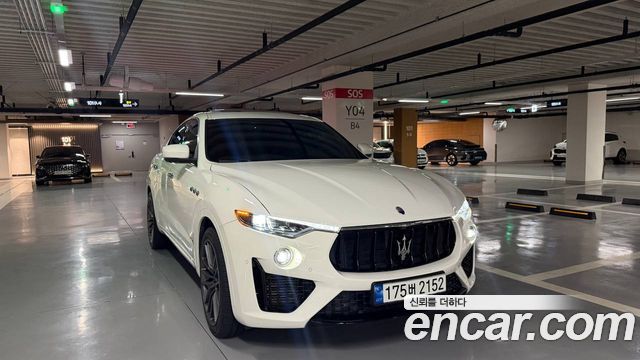 Maserati Levante 3.0 AWD GranSport - фото 0