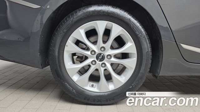 Kia K8 2.5 Gasoline 2WD Noblesse - фото 3