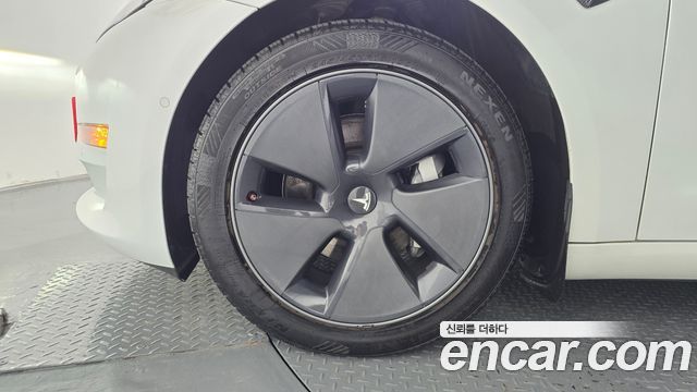 Tesla Model 3 Long Range AWD - фото 4
