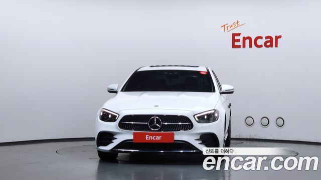 Mercedes-Benz E-Class W213 E220d 4MATIC AMG Line - фото 2