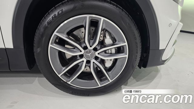 Mercedes-Benz GLB-Class X247 AMG GLB35 4MATIC - фото 4