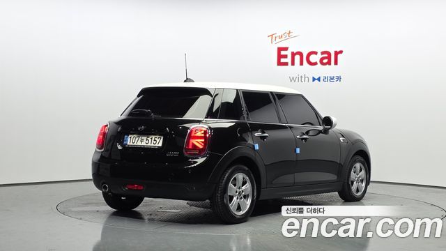 Mini Cooper 5Door Standard 3rd - фото 0