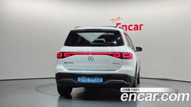 Mercedes-Benz EQB X243 EQB300 4MATIC AMG Line - фото 3