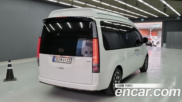 Hyundai Staria 4WD Lounge 9-Seater Limousine - фото 3