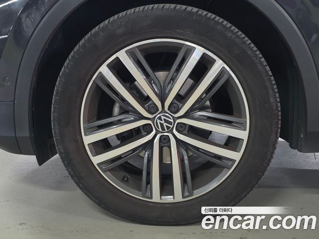 Volkswagen Tiguan 2-го поколения 2.0 TDI 4Motion Prestige - фото 4