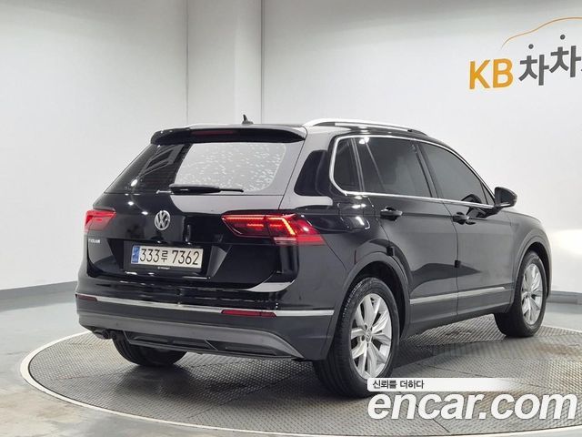 Volkswagen Tiguan 2-го поколения 2.0 TDI Premium - фото 2