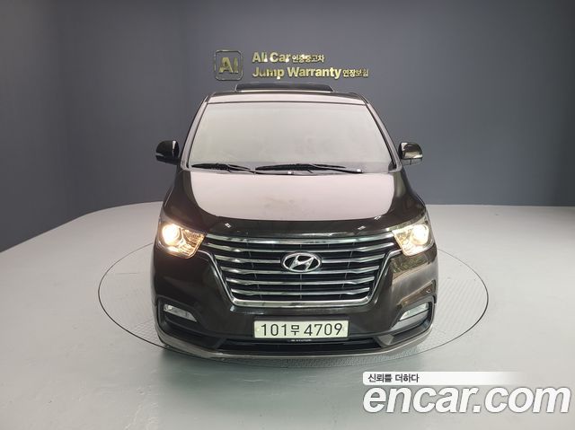 Hyundai Starex New 4WD Urban 9-Seater Exclusive - фото 0