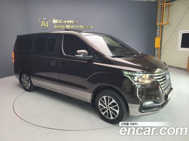 Hyundai Starex New 4WD Urban 9-Seater Exclusive - фото 1