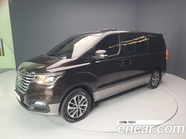 Hyundai Starex New 4WD Urban 9-Seater Exclusive - фото 2