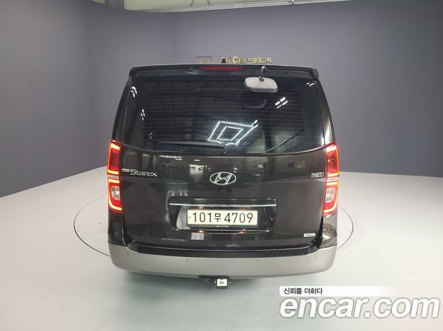 Hyundai Starex New 4WD Urban 9-Seater Exclusive - фото 3
