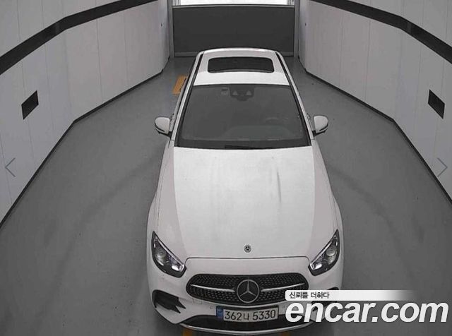 Mercedes-Benz E-Class W213 E220d 4MATIC AMG Line - фото 0