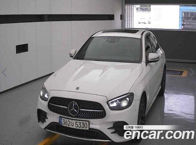 Mercedes-Benz E-Class W213 E220d 4MATIC AMG Line - фото 1