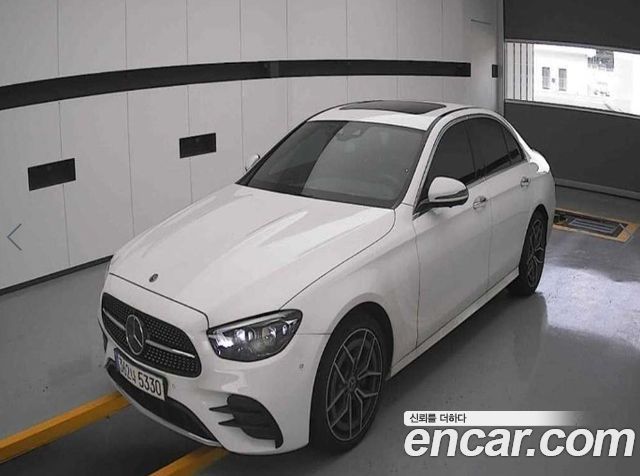 Mercedes-Benz E-Class W213 E220d 4MATIC AMG Line - фото 2