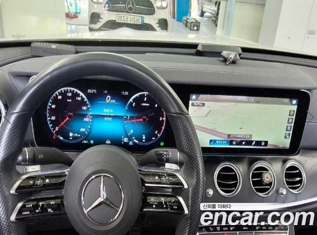Mercedes-Benz E-Class W213 E220d 4MATIC AMG Line - фото 4