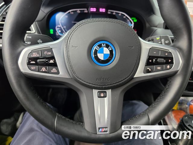 BMW iX3 M Sports - фото 4