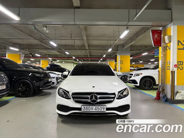 Mercedes-Benz E-Class W213 E300 Avantgarde - фото 0