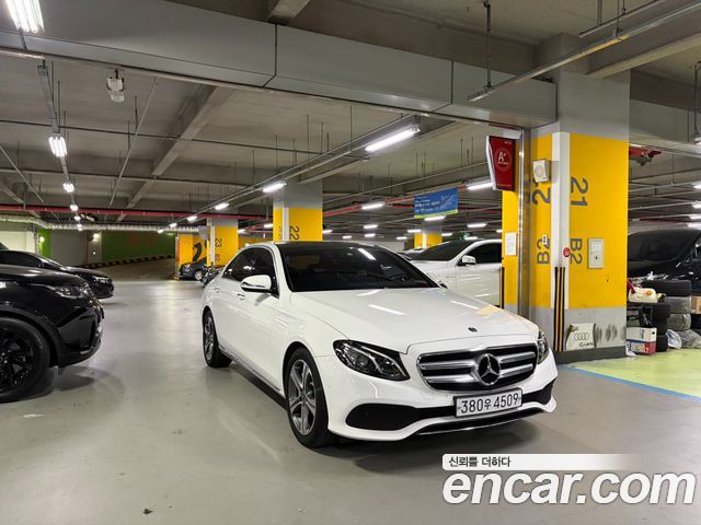 Mercedes-Benz E-Class W213 E300 Avantgarde - фото 1