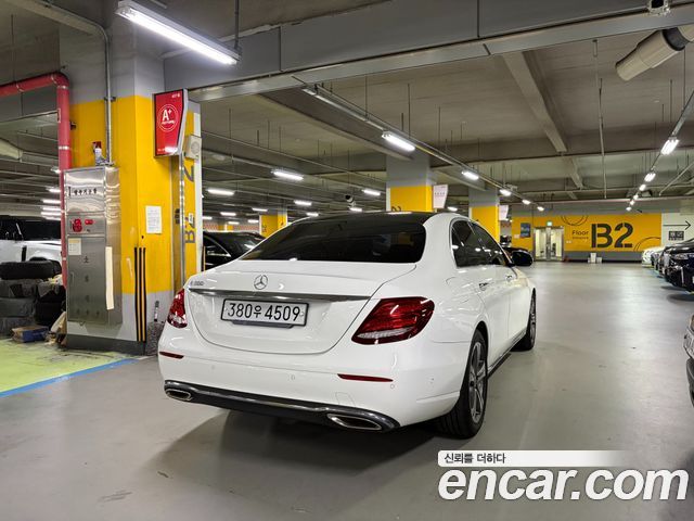 Mercedes-Benz E-Class W213 E300 Avantgarde - фото 2