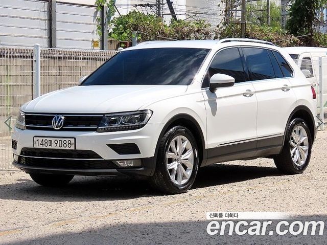 Volkswagen Tiguan 2-го поколения 2.0 TDI Premium - фото 1
