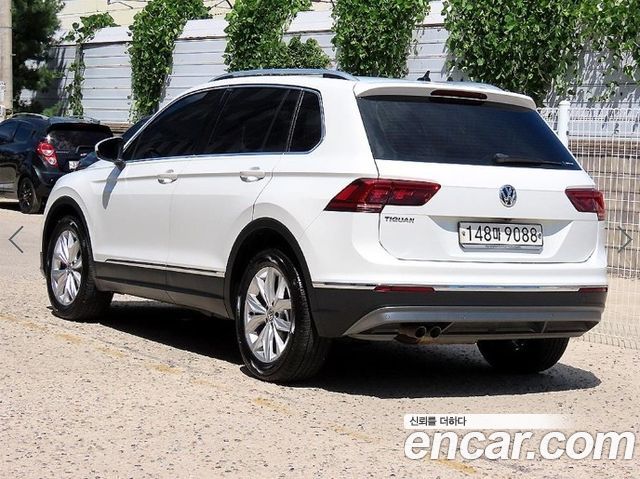 Volkswagen Tiguan 2-го поколения 2.0 TDI Premium - фото 2
