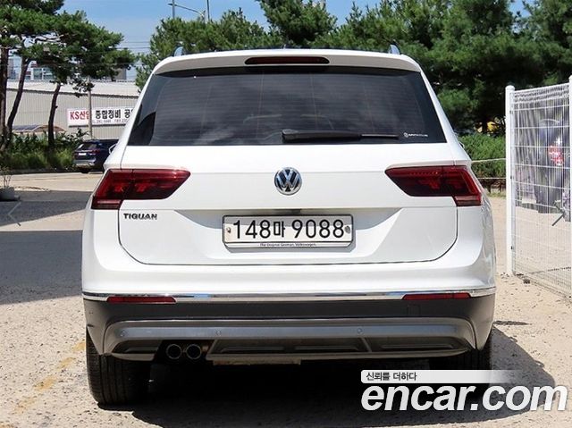 Volkswagen Tiguan 2-го поколения 2.0 TDI Premium - фото 3